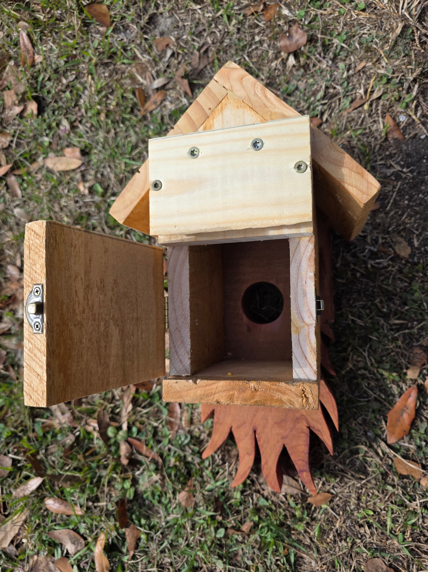 Magnus, a spirited birdhouse