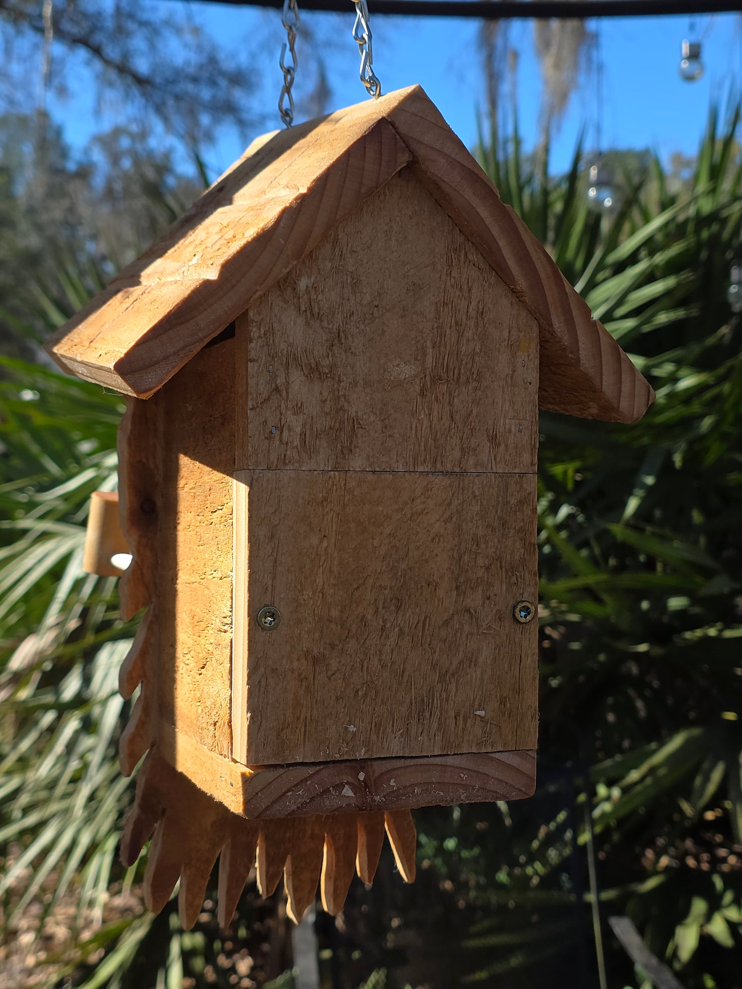 Frank, a spirited birdhouse
