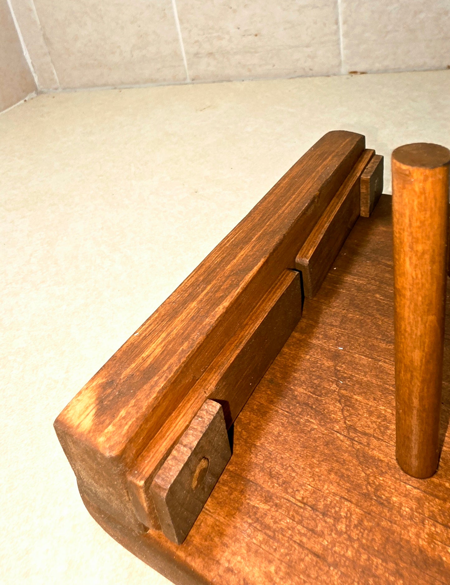 "Rookie," The Cutting board organizer