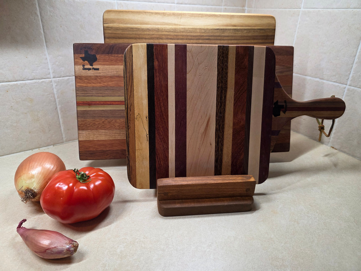 "Rookie," The Cutting board organizer
